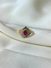 Vintage Ring in 18K Yellow Gold With Ruby & Natural Diamond