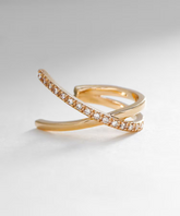 【COCOSHNIK】 Round Diamond Cross Ear Cuff