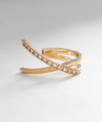 【COCOSHNIK】 Round Diamond Cross Ear Cuff