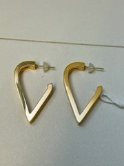 V-shaped In 18K Yellow Gold Earrings