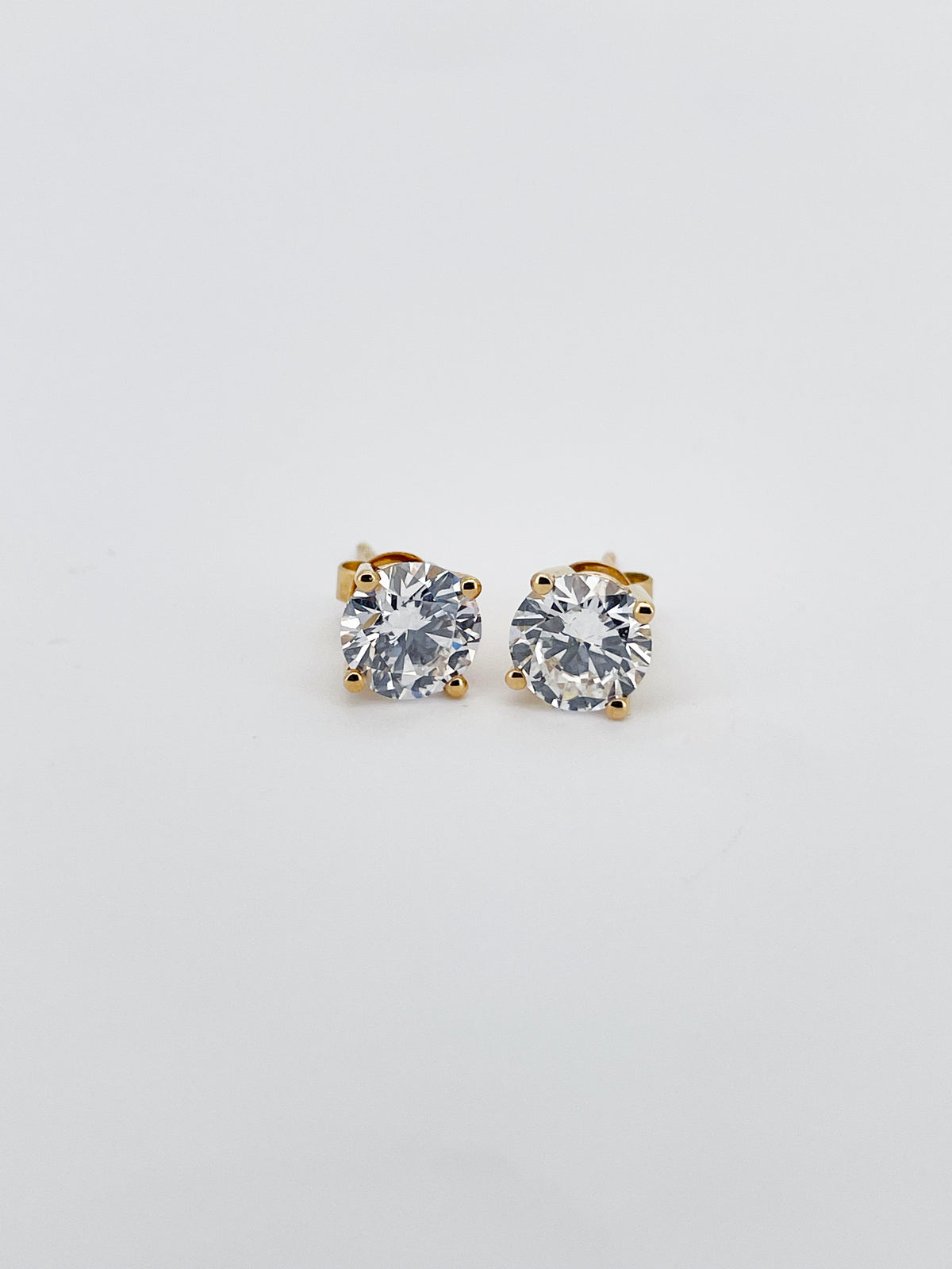 2.15 Carat Total Four-claws Diamond Stud Earrings