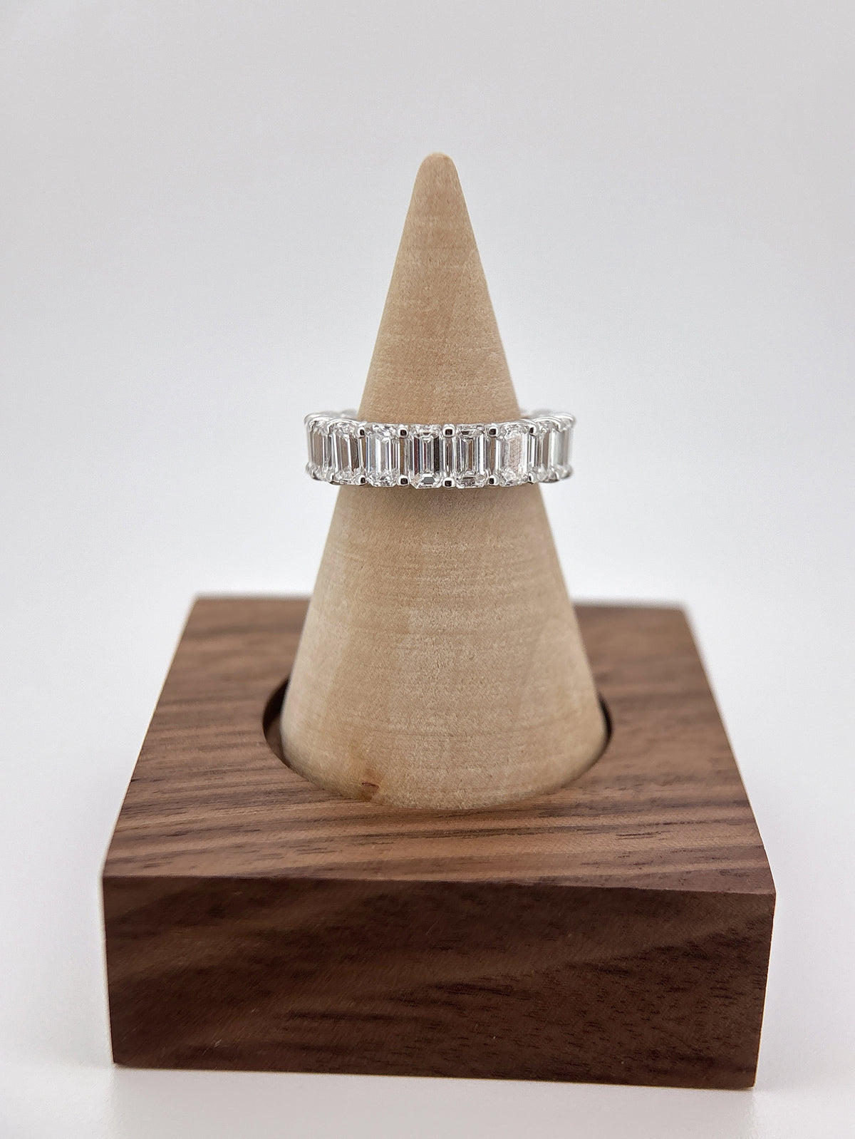 Diamonds Ring