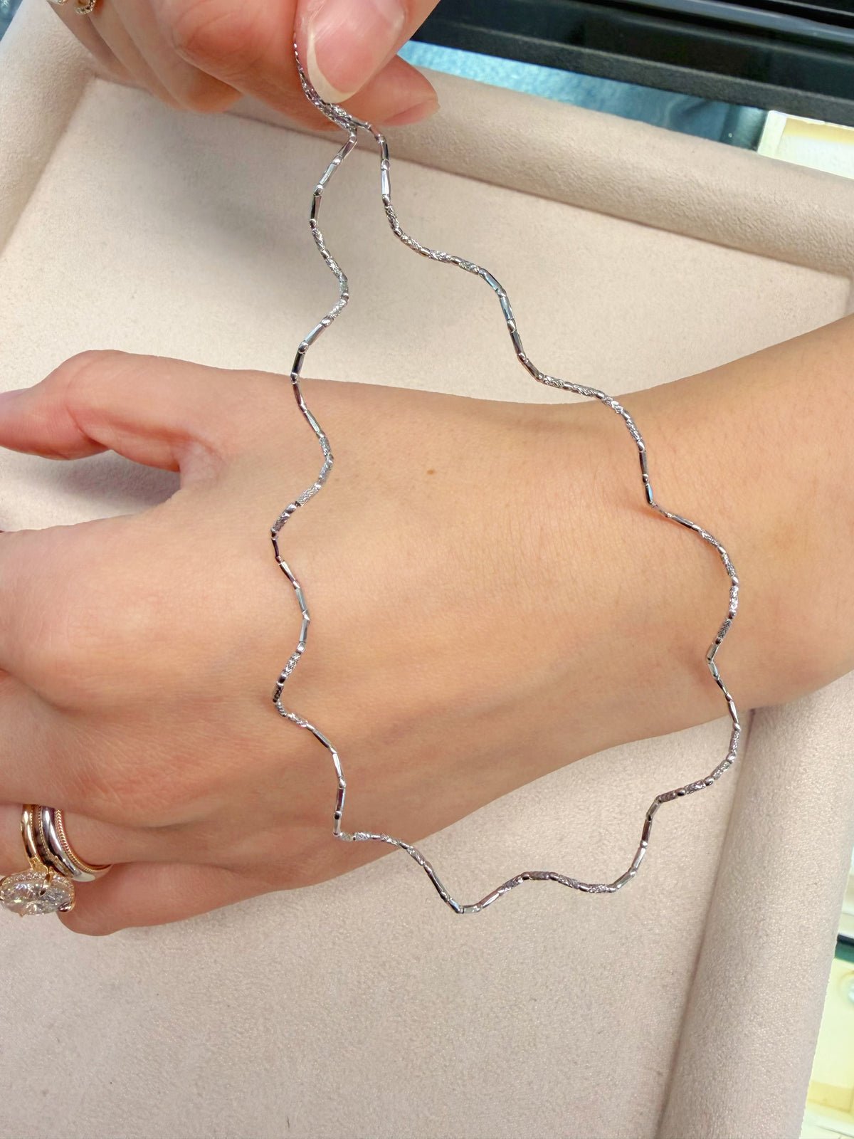 Wave Necklet In 18K Gold