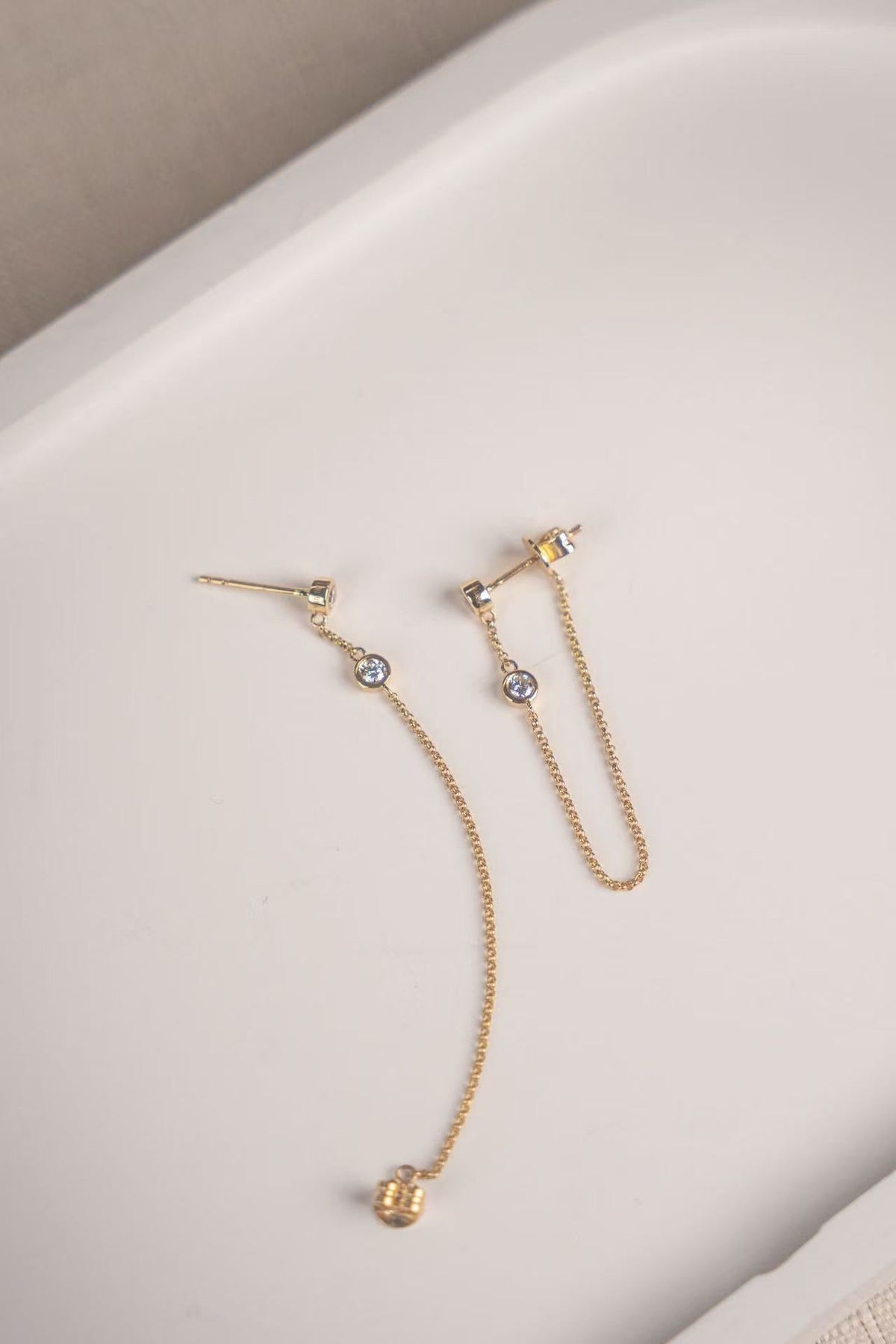 Lab Grown Diamond，“u chain” dangle post