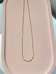 Needle Style Plain Gold Necklace