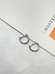 Diamond-pattern and Cut-out Ear Hoop