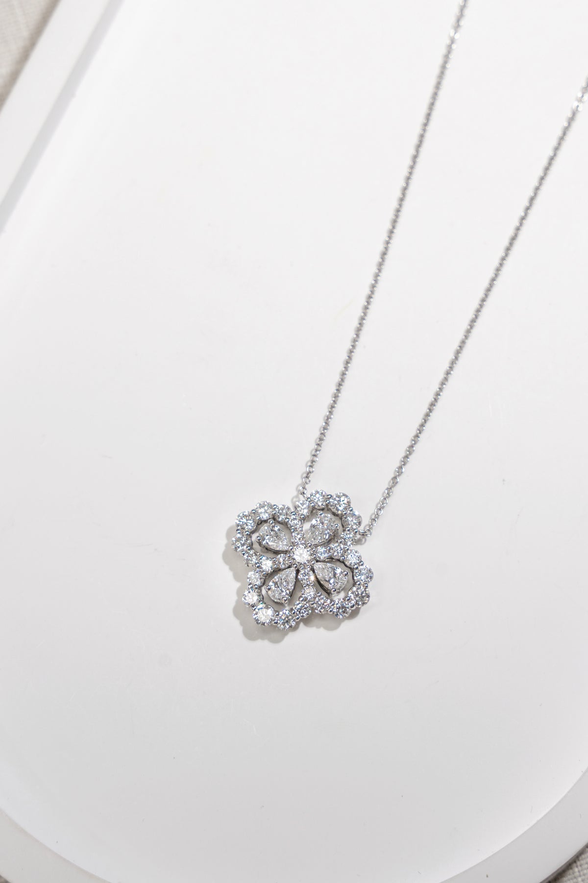 Diamond Loop Full Motif Diamond Pendant Medium