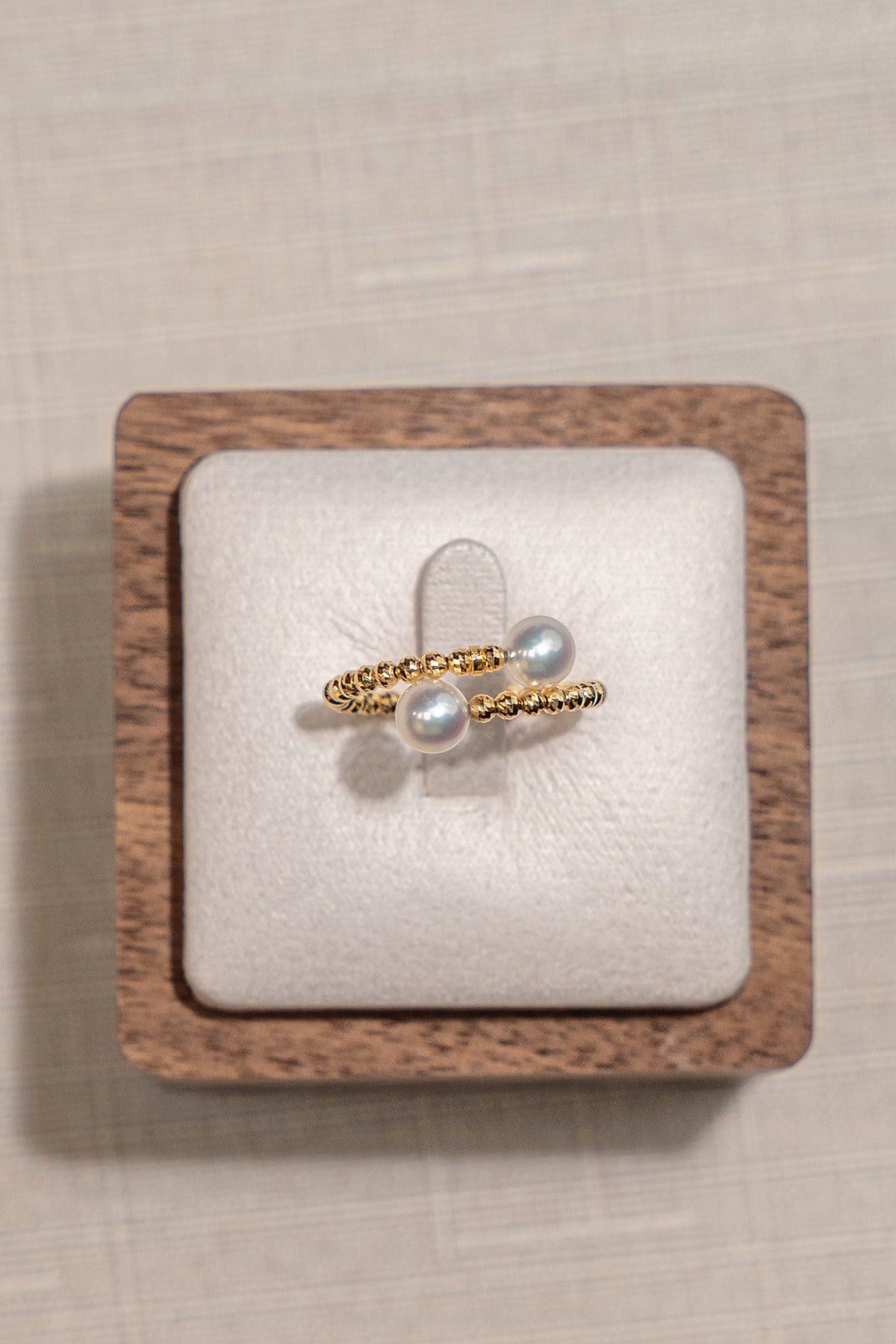 5-5.5mm Akoya Pearl Spring Ring In 18K Yellow Gold